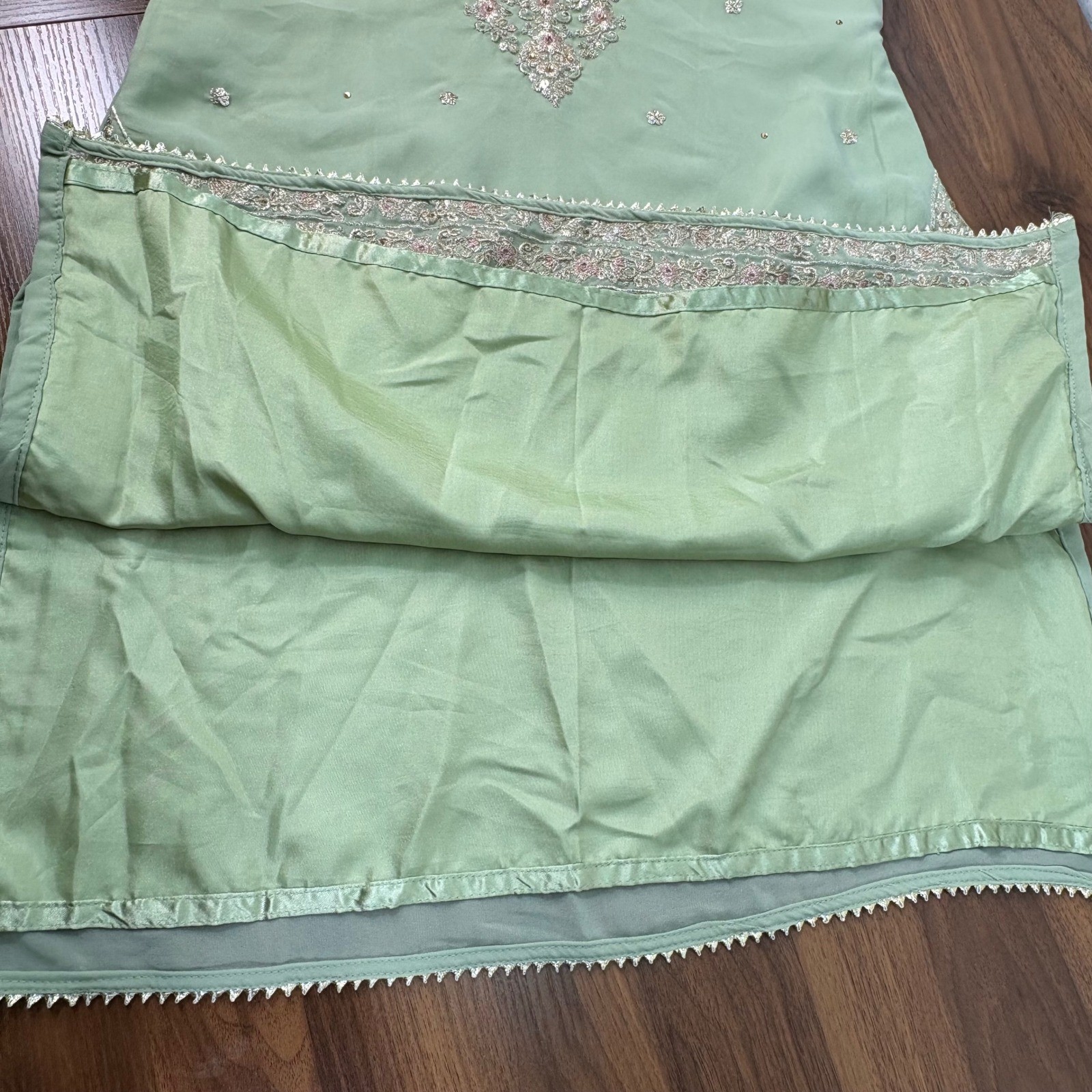 Lashkaraa Women Sage Green Embroidered Sequin Sleeveless Kurti Tunic Size L 40