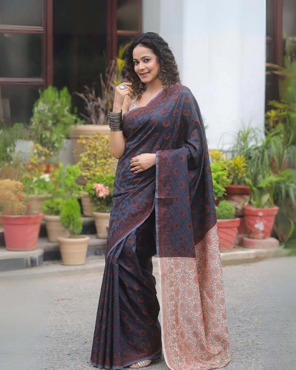 Women’s Beautiful Soft Silk Saree With Zari Weaving With Blouse Piece