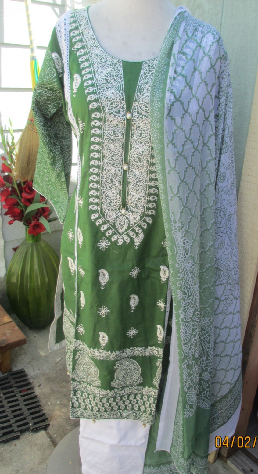 pakistani beautfull emboridery lawn cotton pant kameez size M bust 40