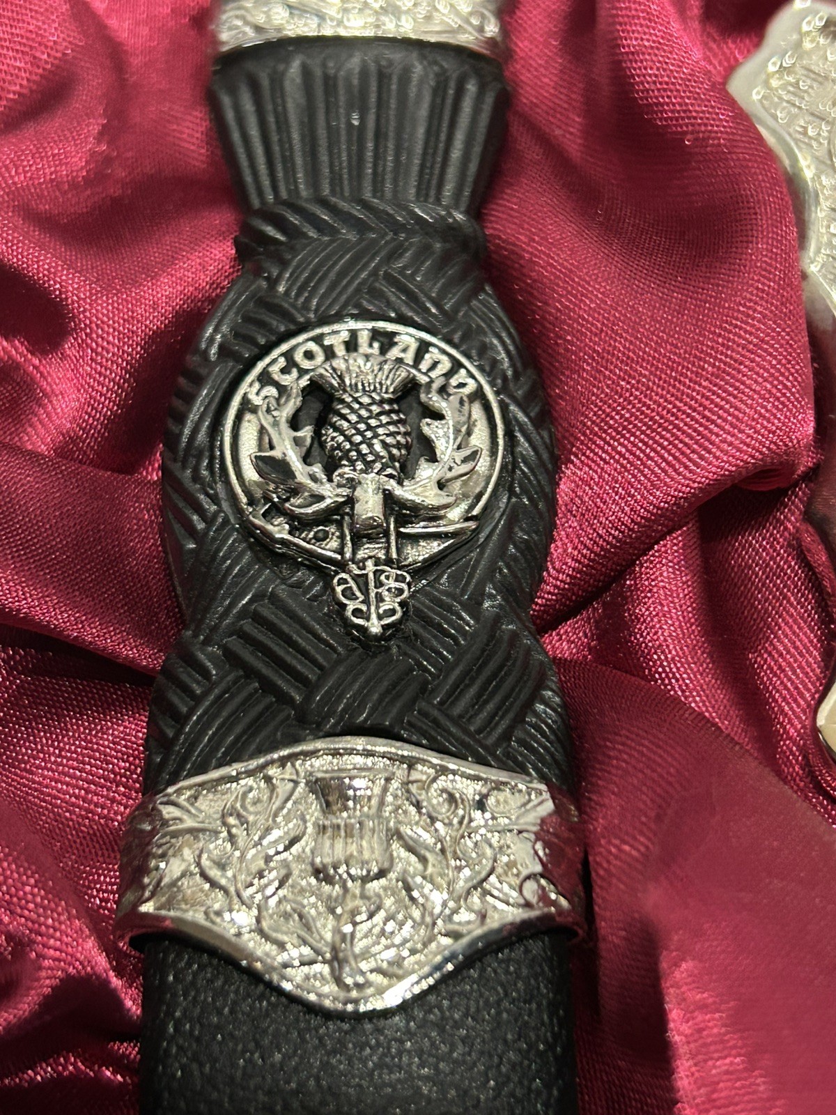 New Scottish Thistle Clan Crest Pewter Gift Set – Sgian Dubh, Kilt Pin, Buckle