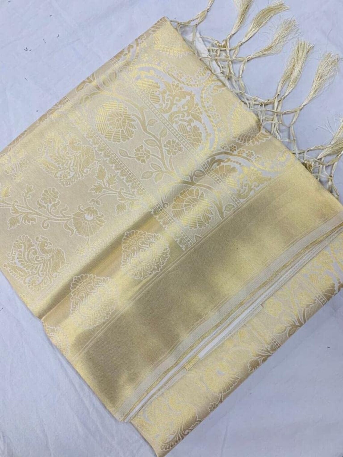 Women’s Kanjivaram banarasi silk Woven Design Saree With Unstitched Blouse