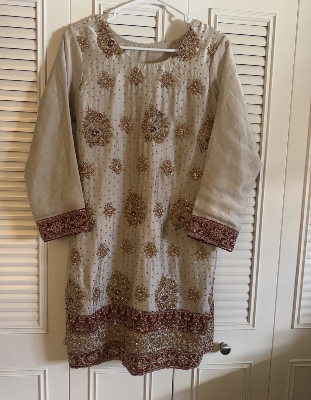 New – Heavy Embroidered Formal 3 Pcs Women’s Dress Gray Maroon Pakistani Small