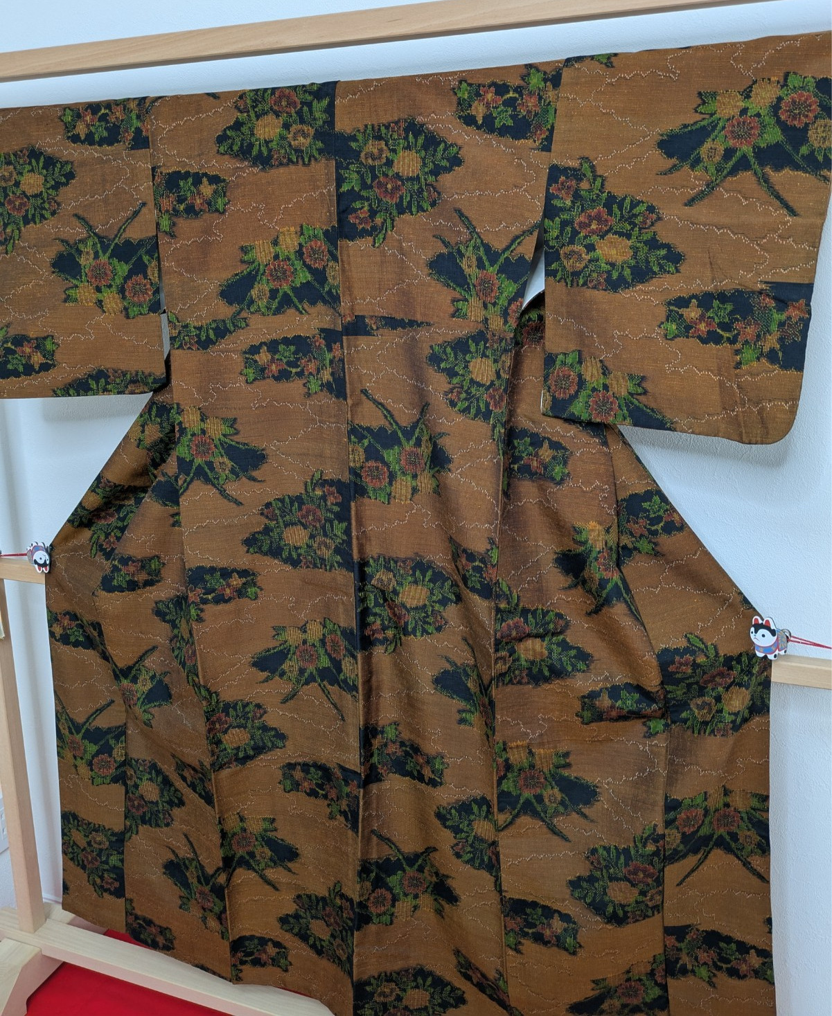 Vintage Japanese Kimono Silk Tsumugi Brown Black Floral Hand-woven Textile Art