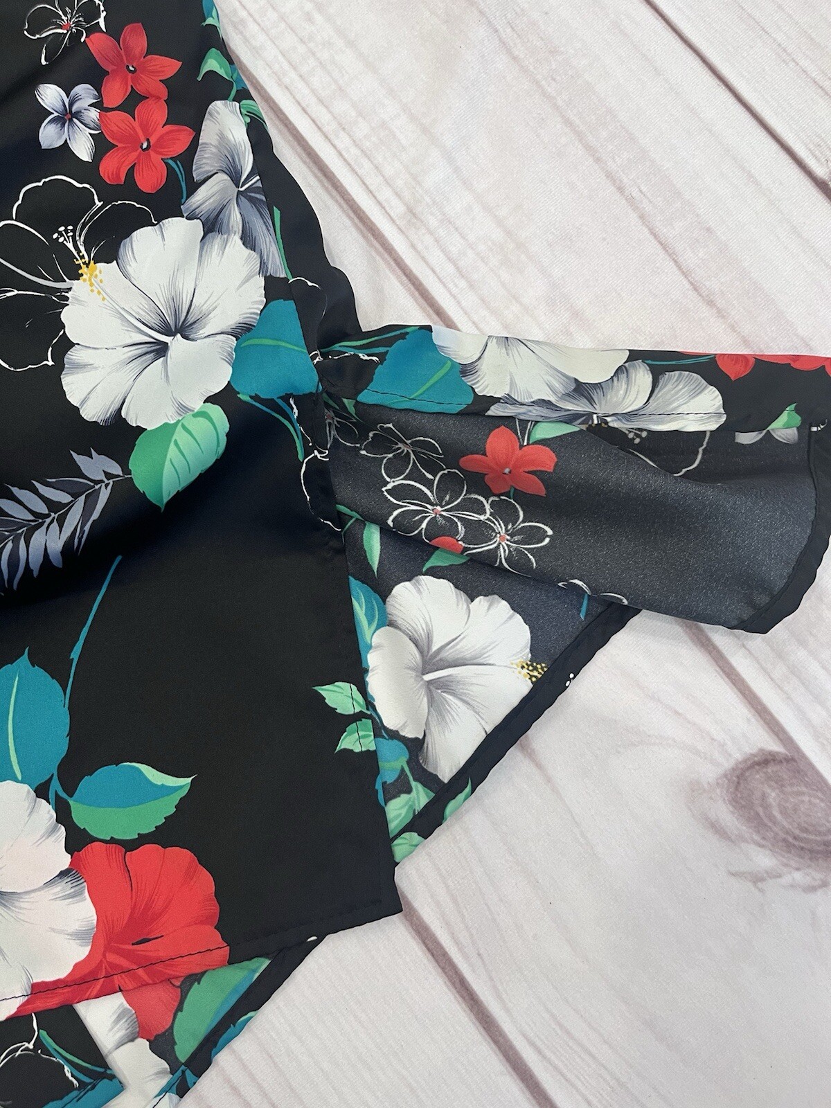 Floral Made In Hawaii Kimono Robe Black Red Green Belted One Size Fits Like M/L