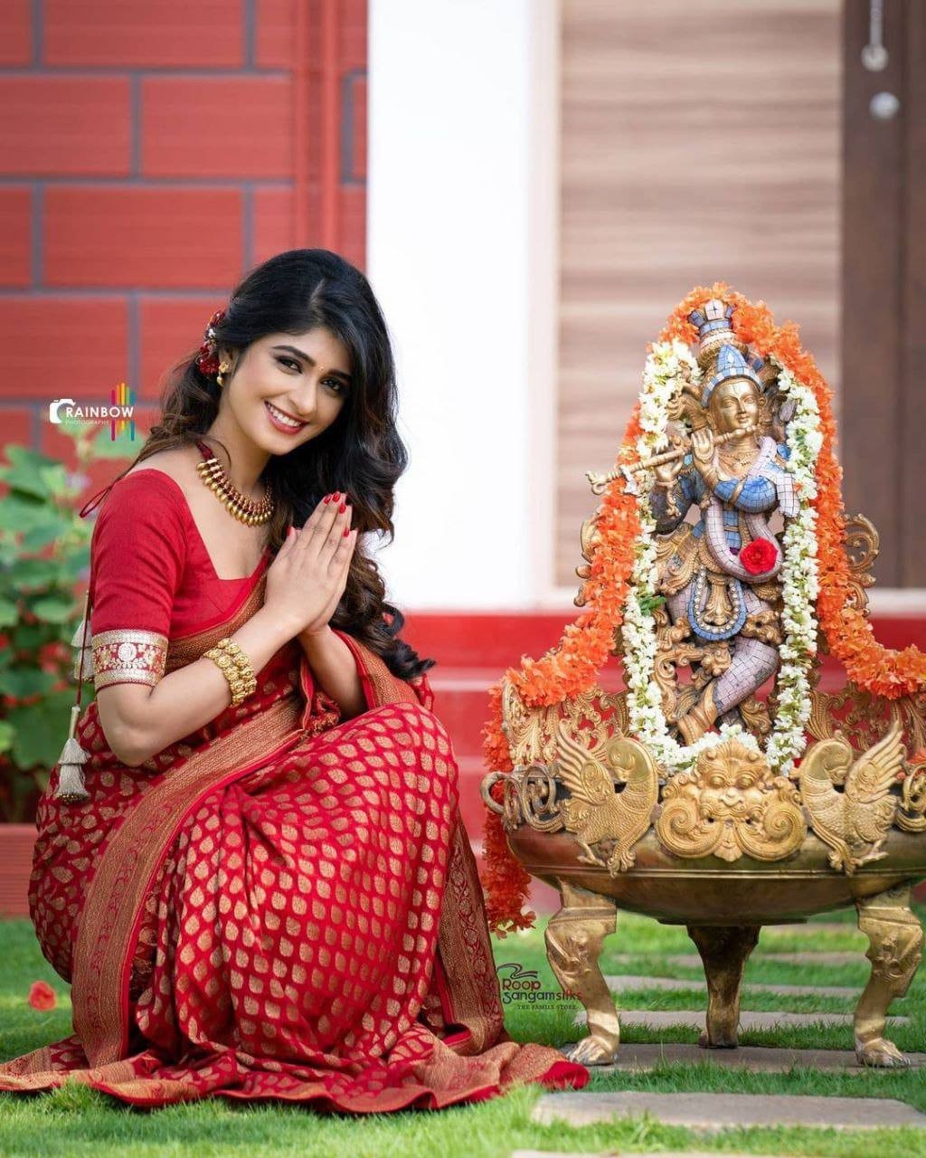 Bridal Red Lichi Silk Saree Indian Wedding Saree with Golden Jacquard Pallu