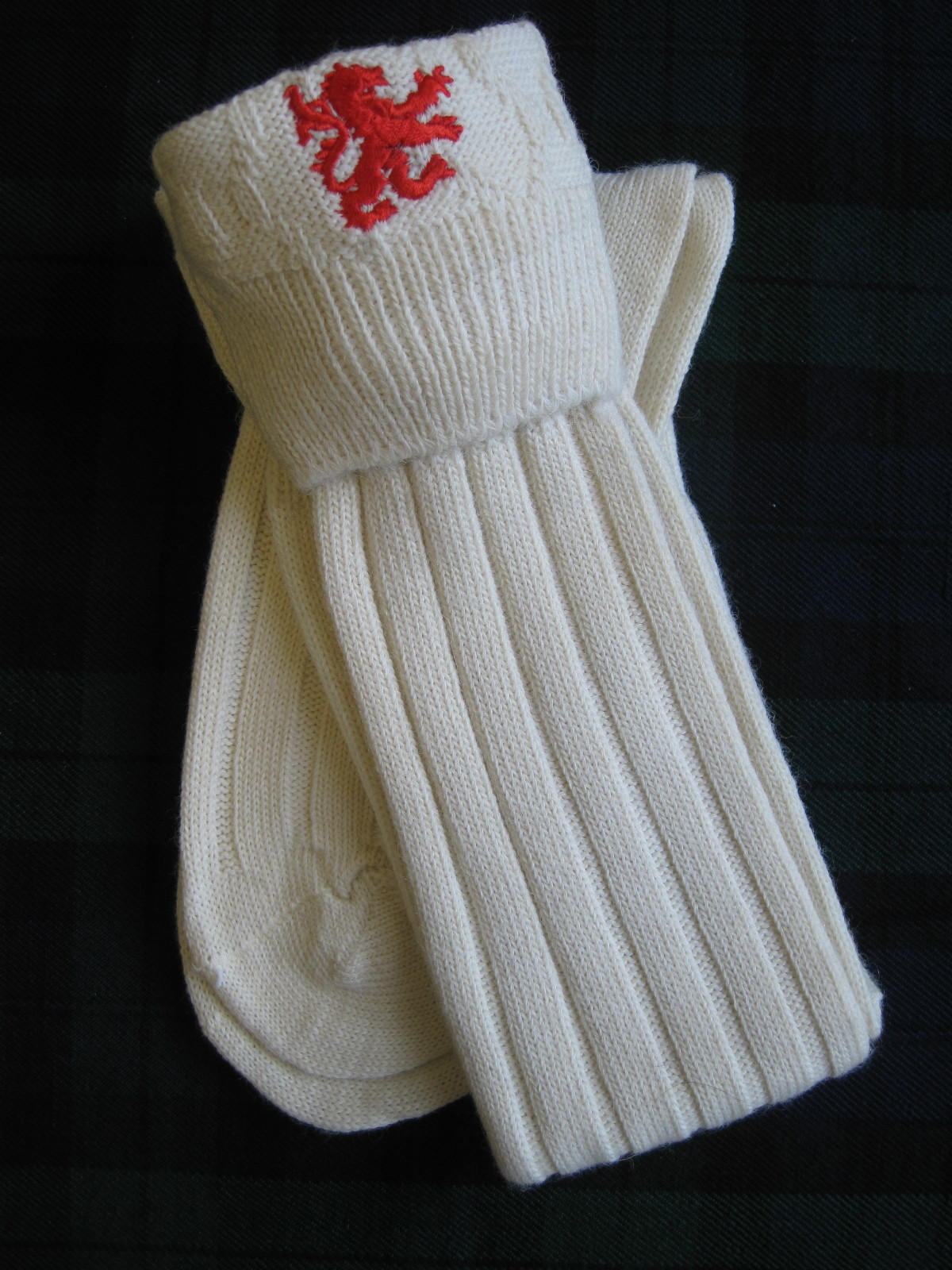 Embroidered Kilt Hose Socks ( Off-white /w Lion ) NEW Size Large