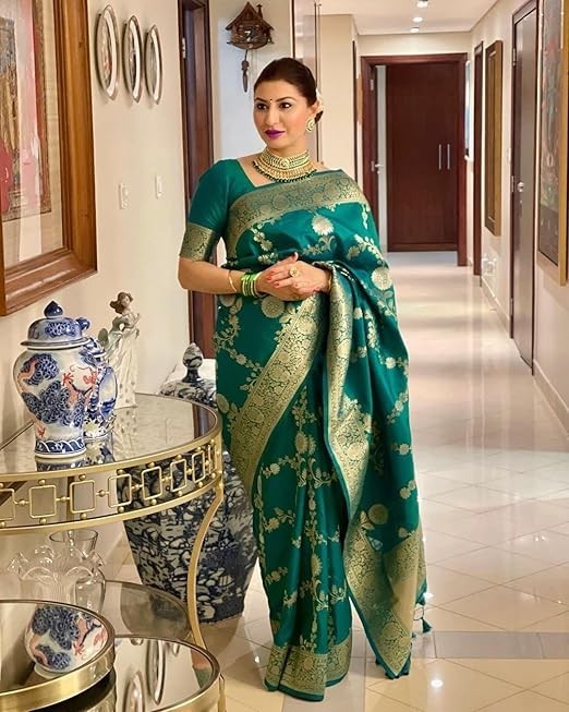 Women’s Kanjivaram Soft Silk Banarasi Sarees With Blouse Piece