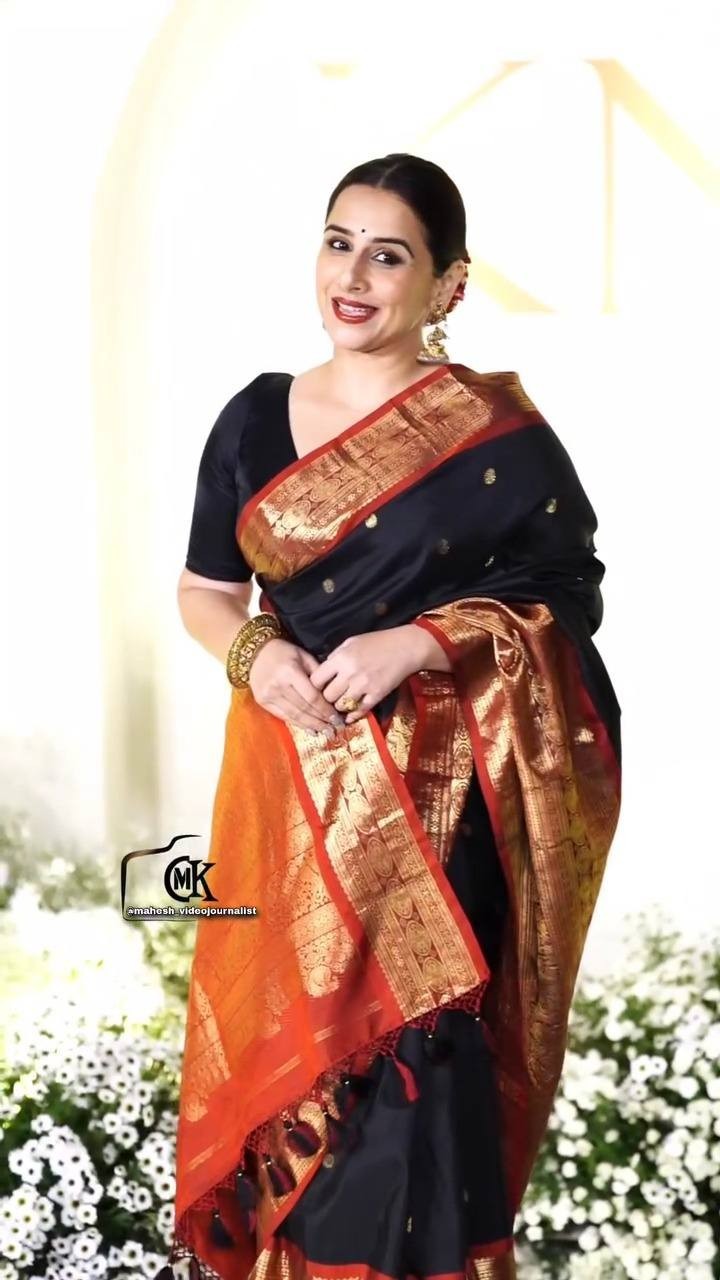 Designer Banarasi Silk Saree Gold Zari Woven Heavy Pallu Party Sari With Blouse