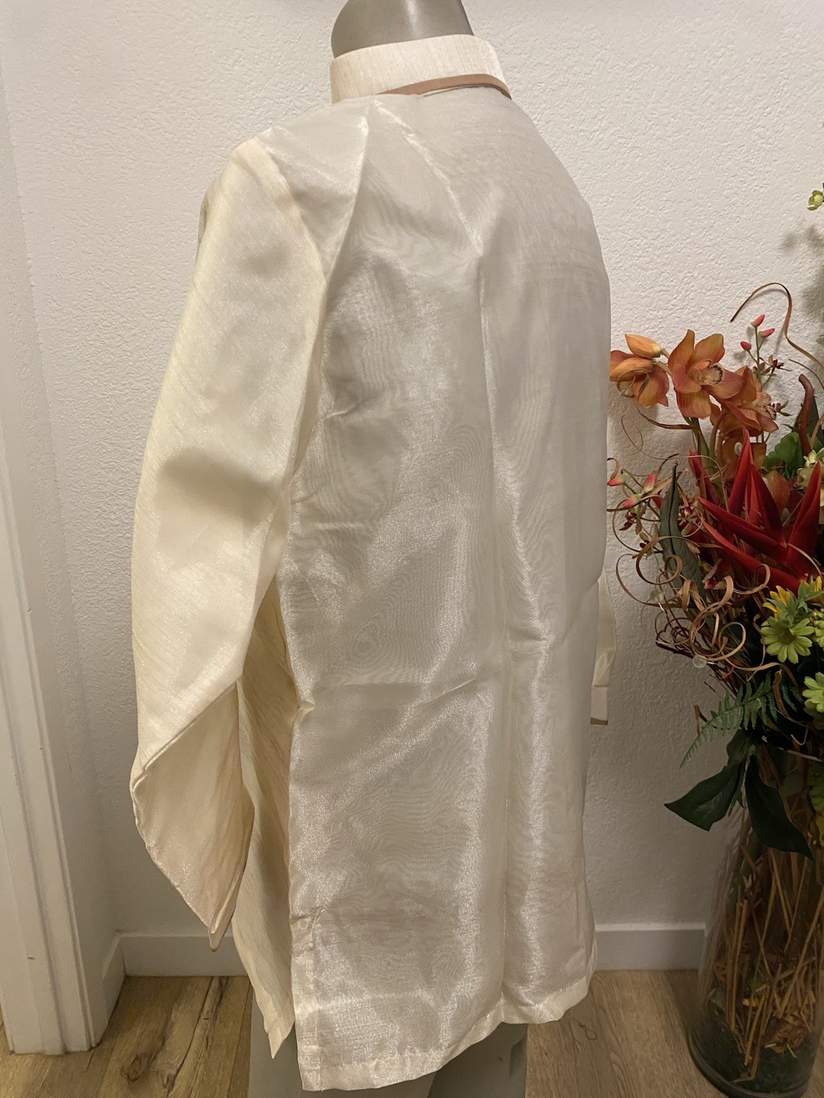 Barong Tagalog Men 2XL Organza With Fiber And Embroidery Accent Double Lining.