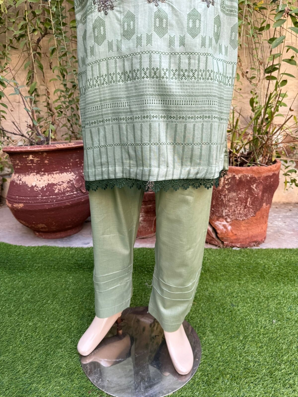 Pakistani Sage Green Printed Straight Shirt 3-PCS Lawn Suit w/ Threadwork ,XL