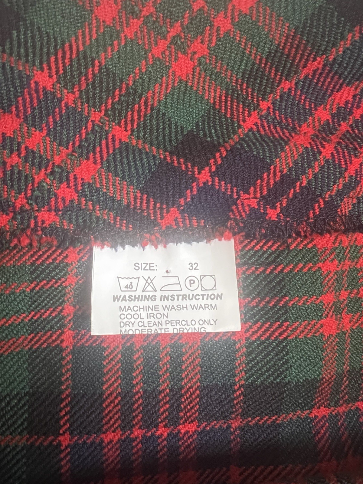 Traditional Scottish Tartan Kilt Red Green Black Plaid with Buckles Size 32 0104