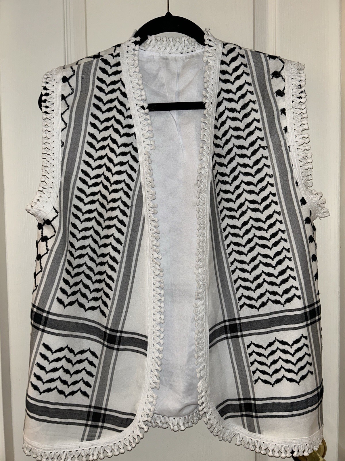 sleeveless keffiyeh shemagh vest thobe waistcoat traditional Middle Eastern patt