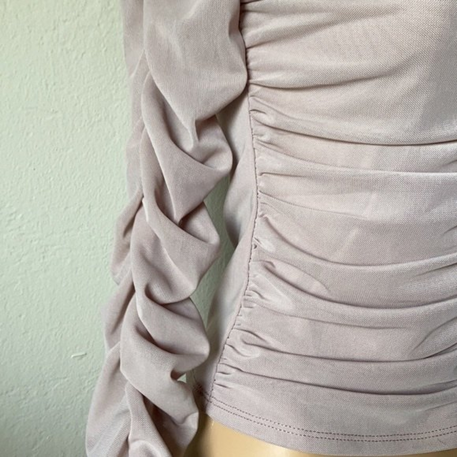 Stella Luce Dusty Mauve Sheer Ruched Long Sleeve Blouse (M)