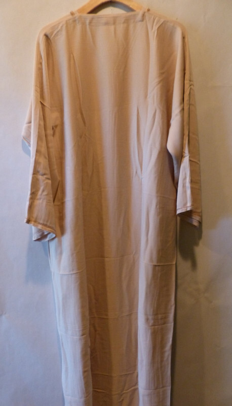 TRADITIONAL BEIGE KAFTAN AND SASH WITH BLACK AND GOLD EMBROIDERY IN SIZE 56
