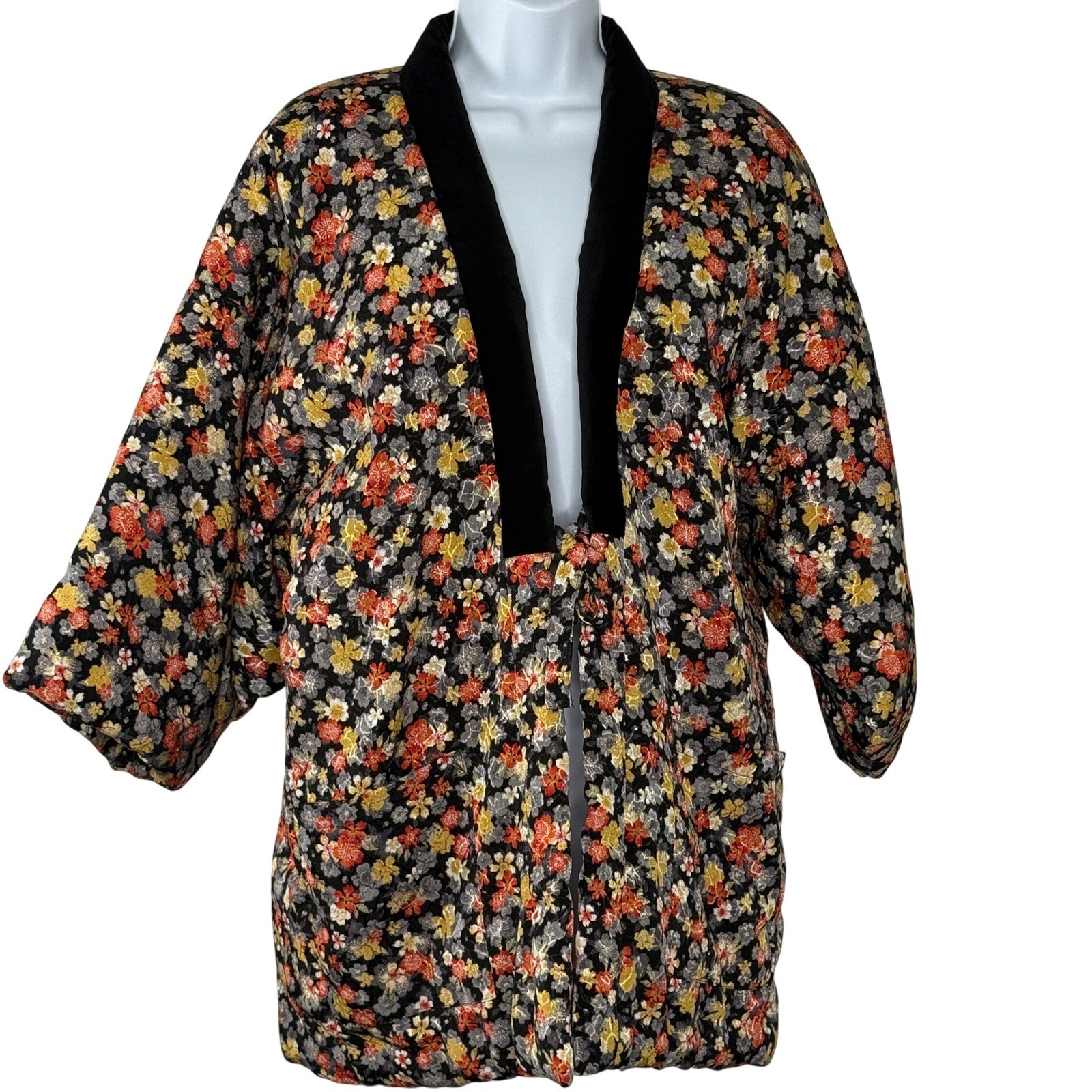 Vintage Japanese Quilted Kimono Jacket Black Velvet Trim Womens Medium Large