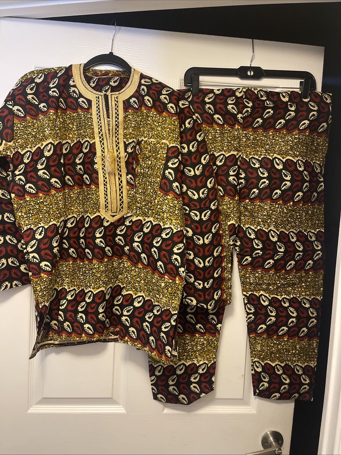 Traditional Dashiki 2 Piece Long Sleeve With 1 Pocket Capri Pants With 2 Pockets