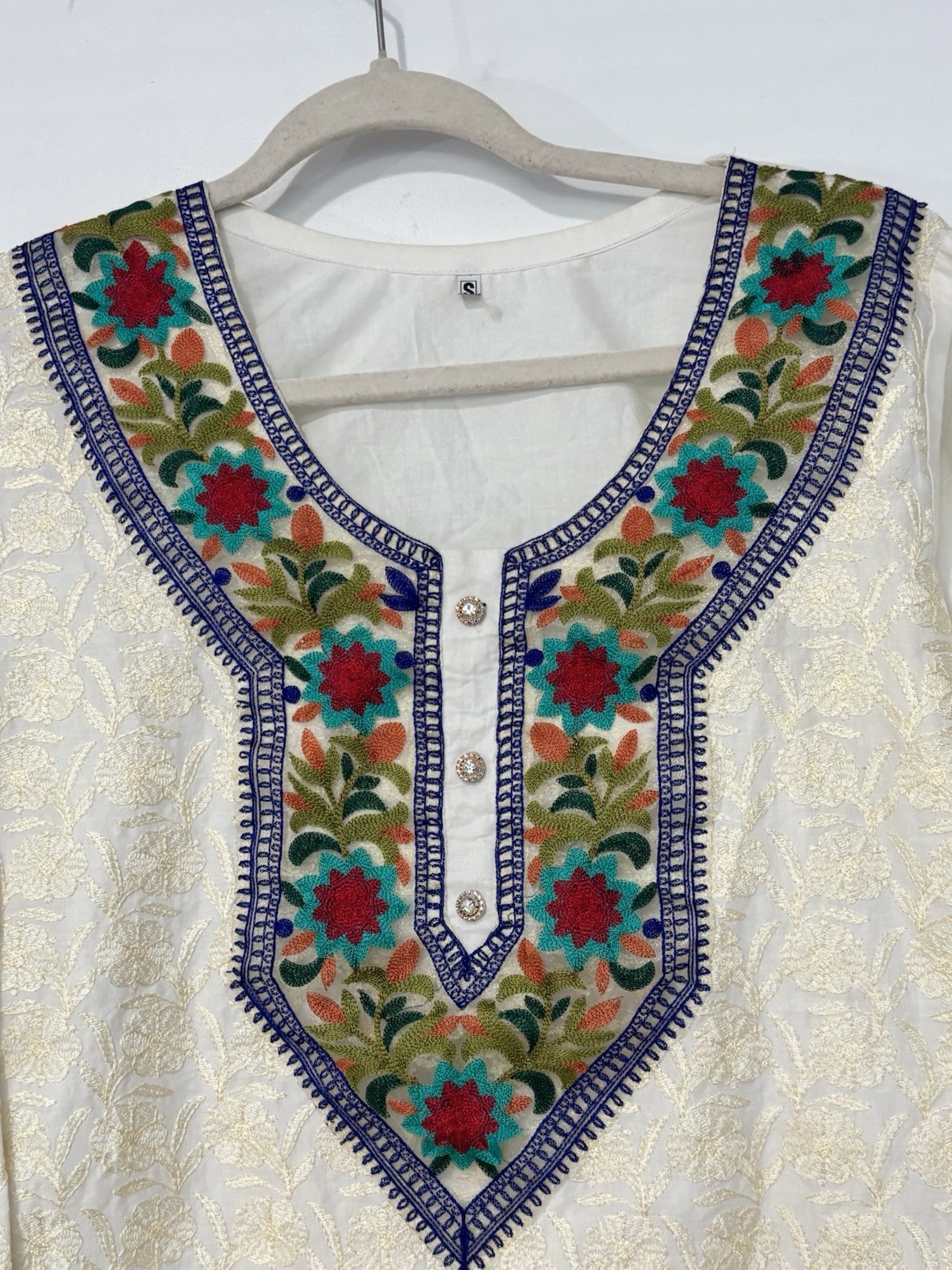 White Embroidered Kurti Tunic Top Colorful Floral Neckline Size S South Asian