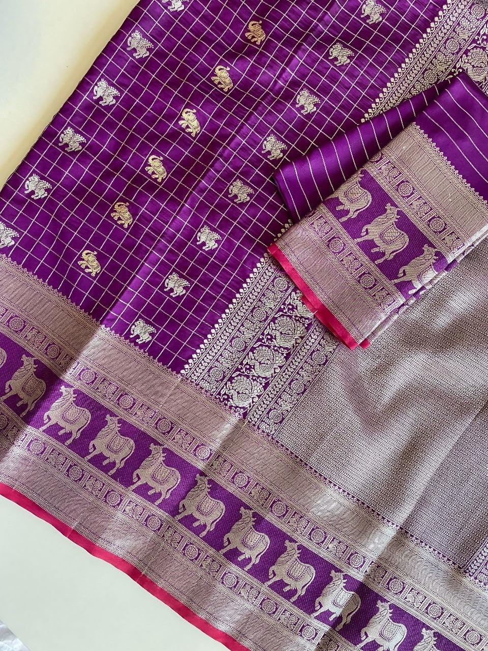Women’s Beautiful Soft Silk Zari Weaving Saree With Blouse