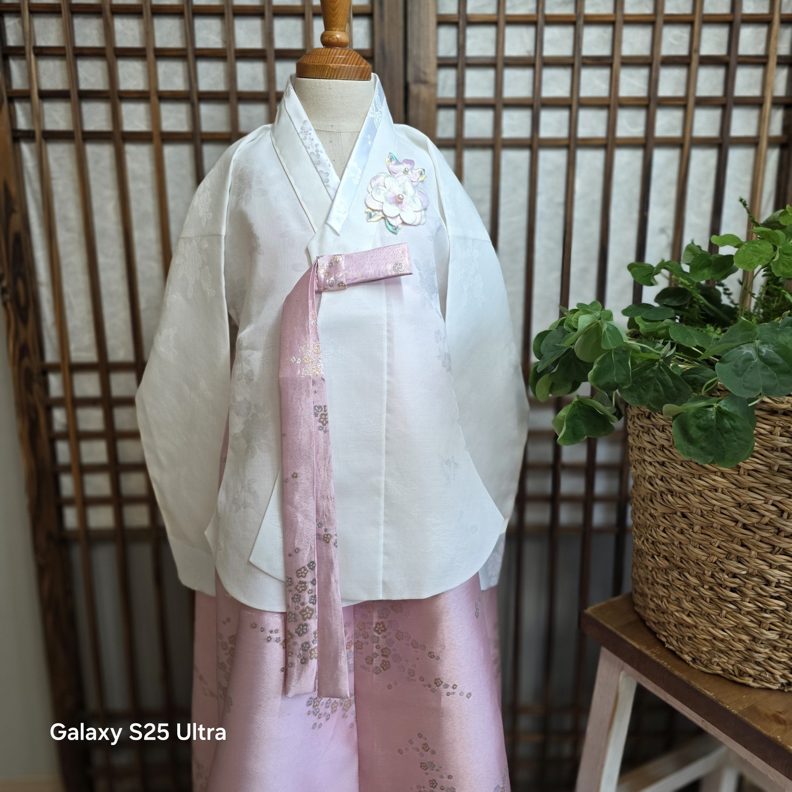 Korean Girl Hanbok Set Size 10 Age 7-8 Ivory White Dangui Pink Chima Bokjumeoni