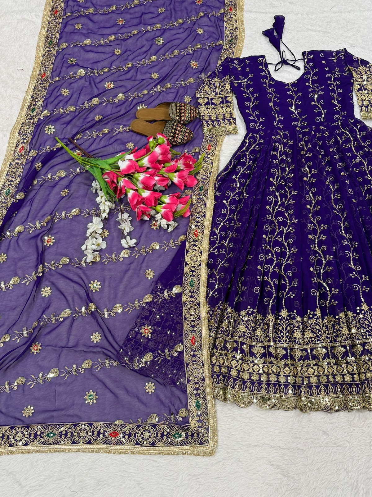 New Đěsigner Anarkali Suit In New Fancy Style