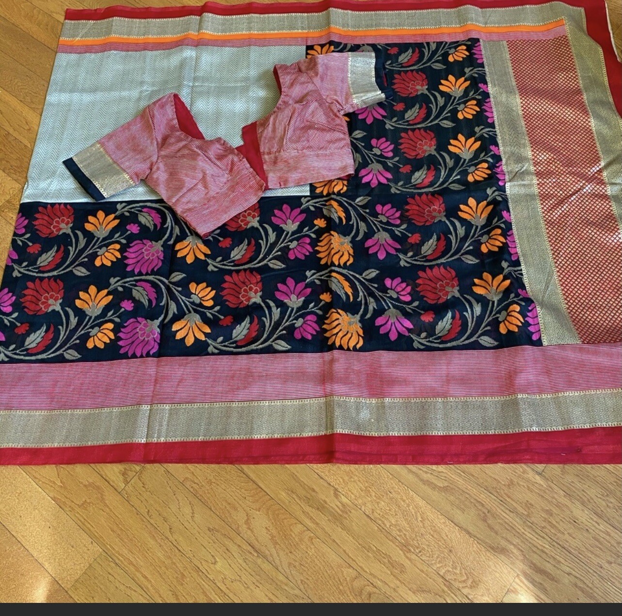 Gorgeous Jute Silk Floral Printed Saree With Stitched Blouse