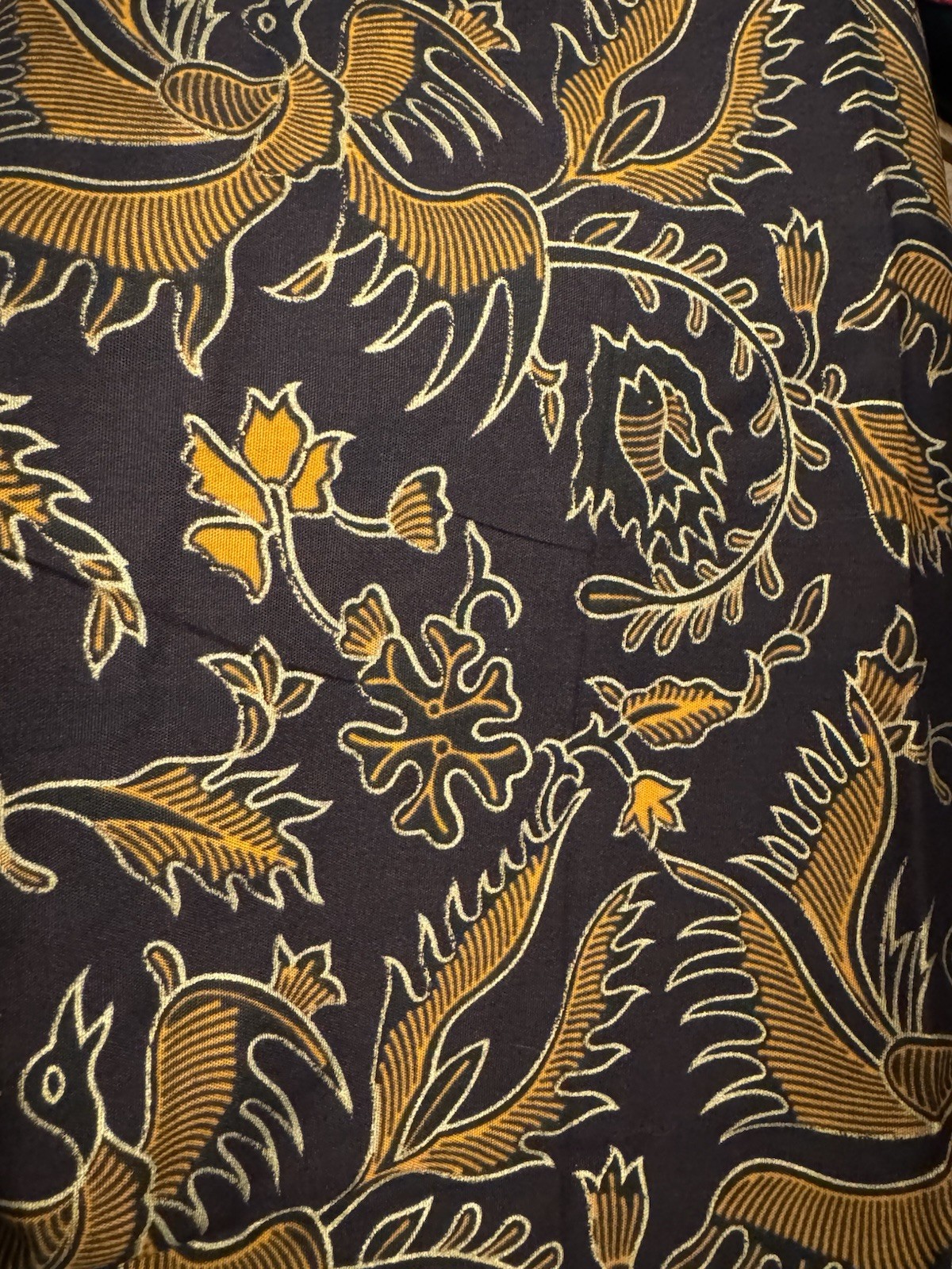 New Vtg. Batik Halus Bron Mas Indonesian Sari – Brown, Orange & Gold 46”x 72”