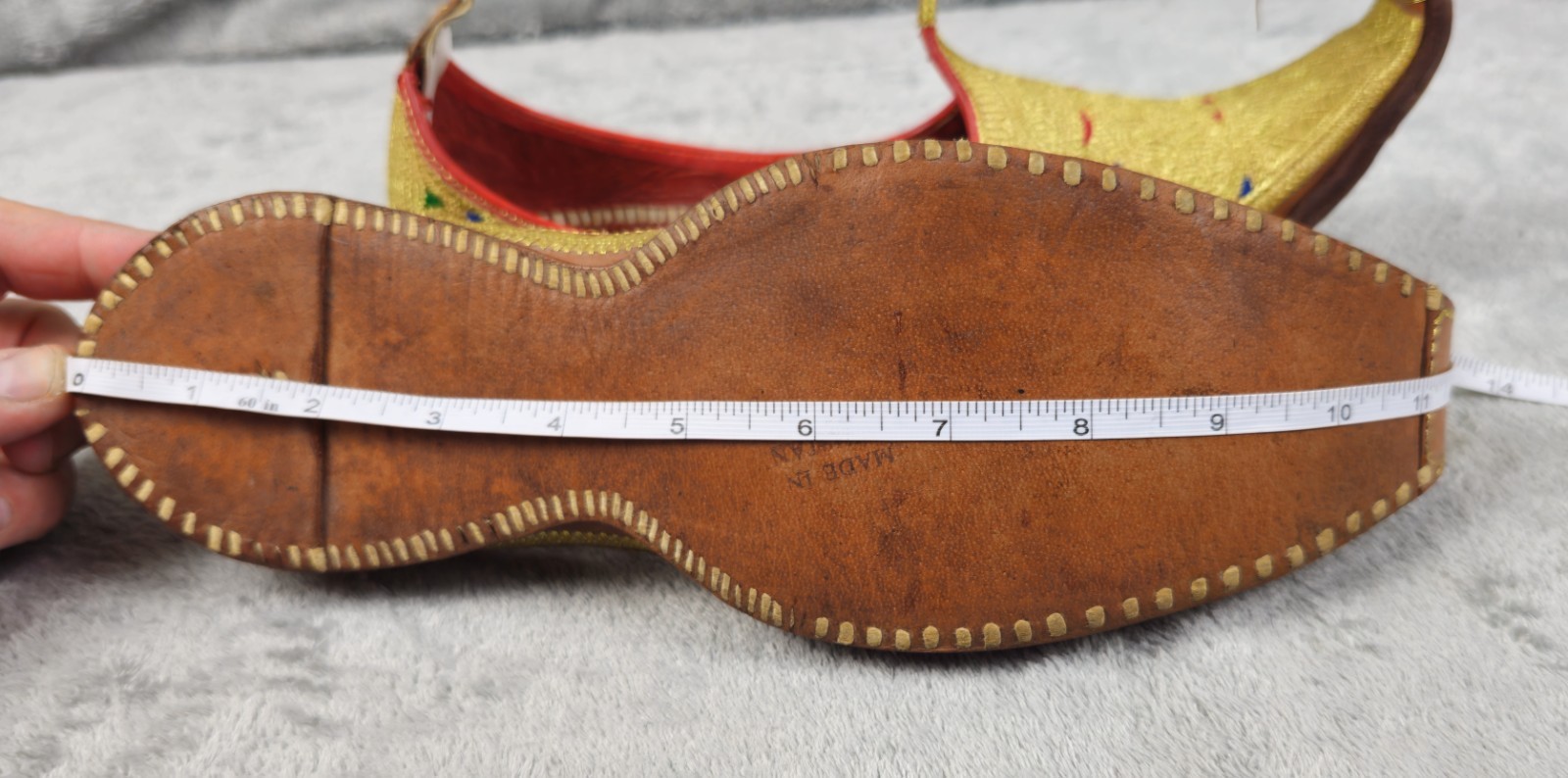 Vintage India Pakistan Punjab Gold Embroidered Jutti Curl Toe Shoes
