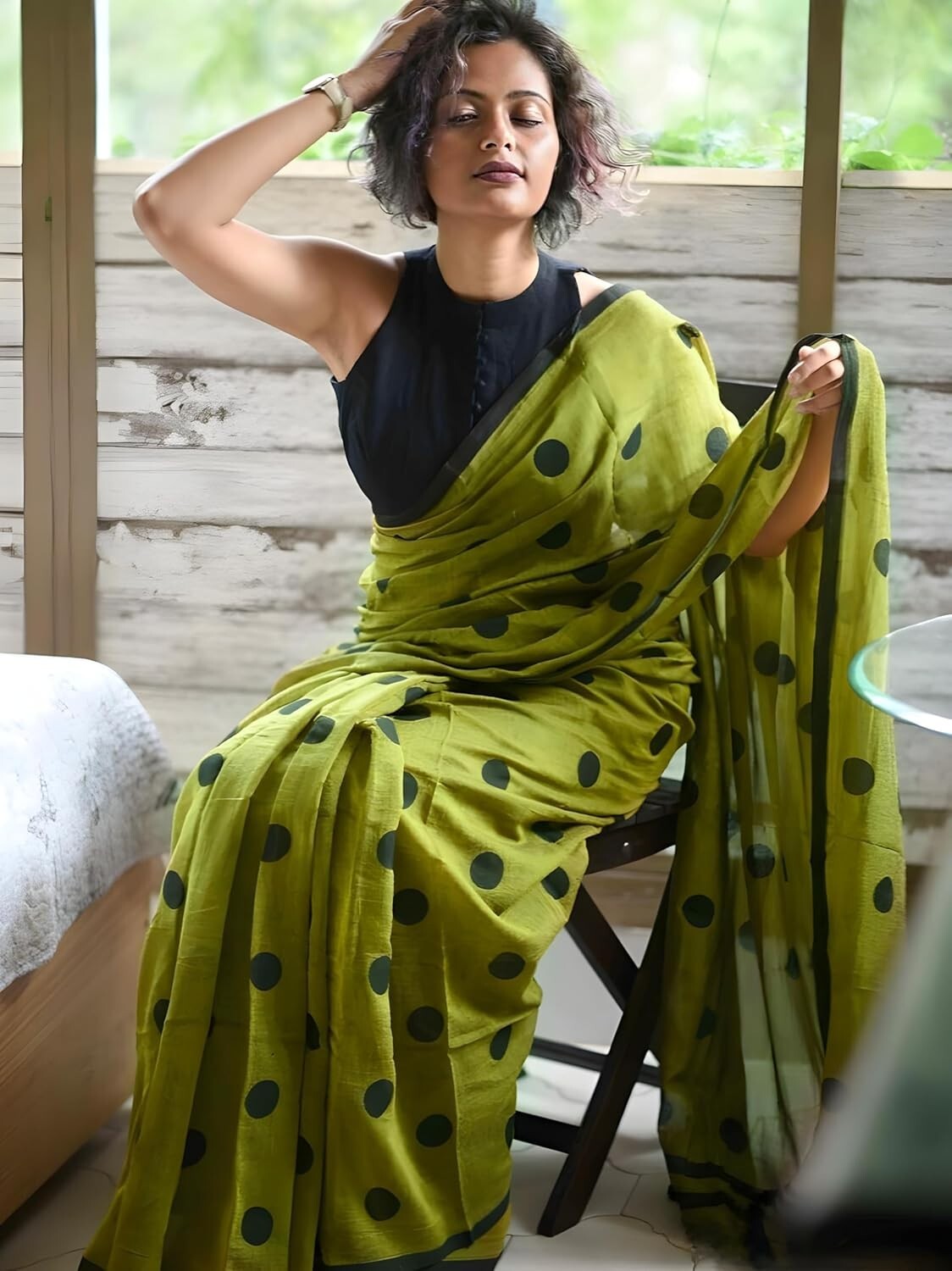 Women’s Polka Dot Printed Linen Cotton Saree With Unstitched Blouse Piece