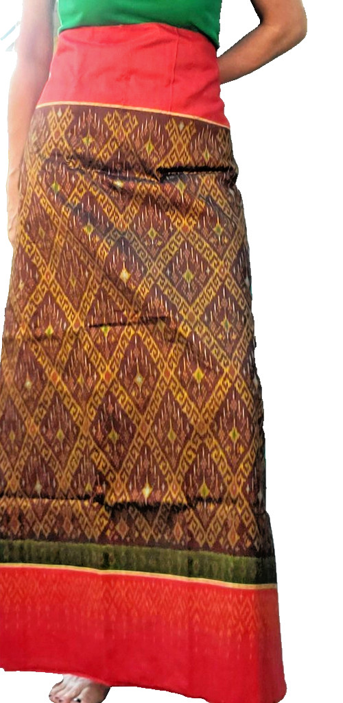 Authentic 100 % Thai Silk Fabric Pure Handwoven Buriram Red Foot Mudmee #03 BB