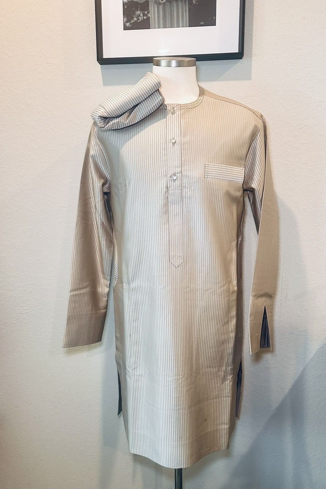 2pcs set of Well Tailored African/Nigerian inspired Kaftan. L/sleeves/size L-M