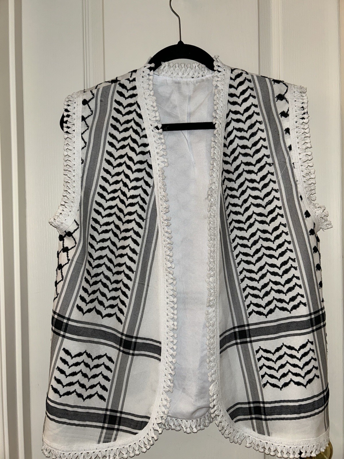 sleeveless keffiyeh shemagh vest thobe waistcoat traditional Middle Eastern patt