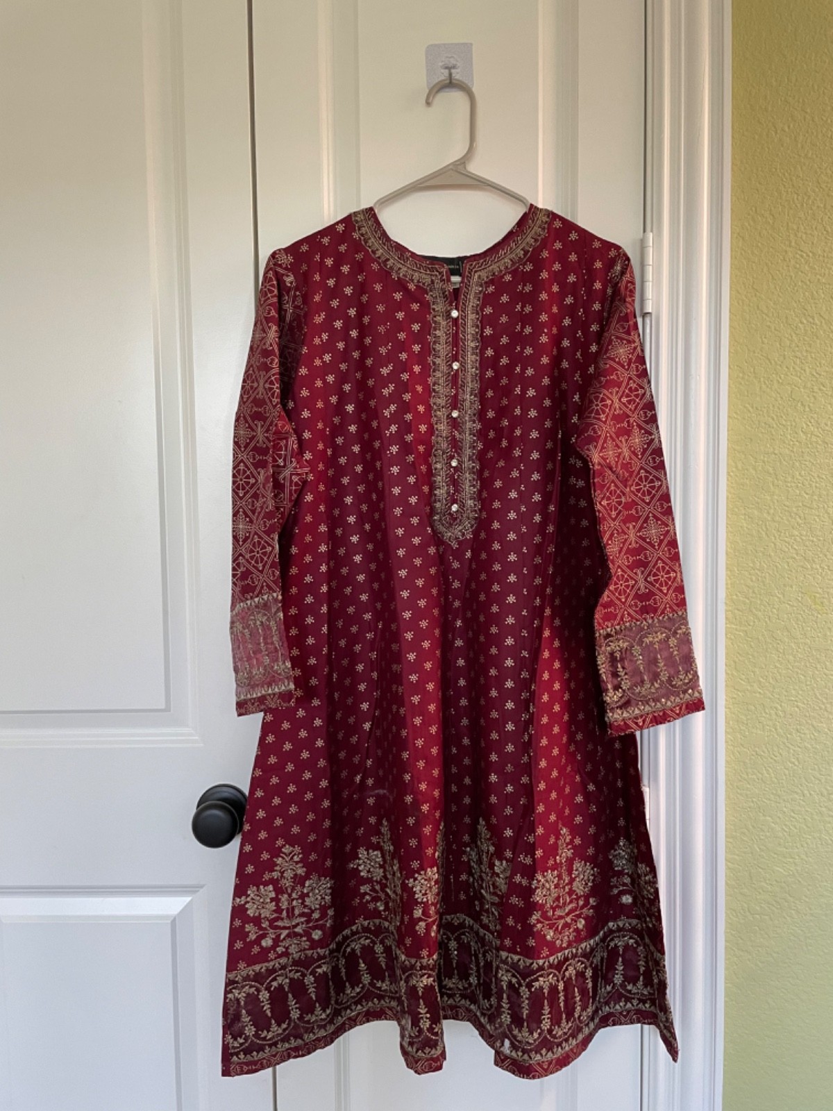 Maroon cotton shirt with gold block print Size Large Brand Amna Khadijah New.