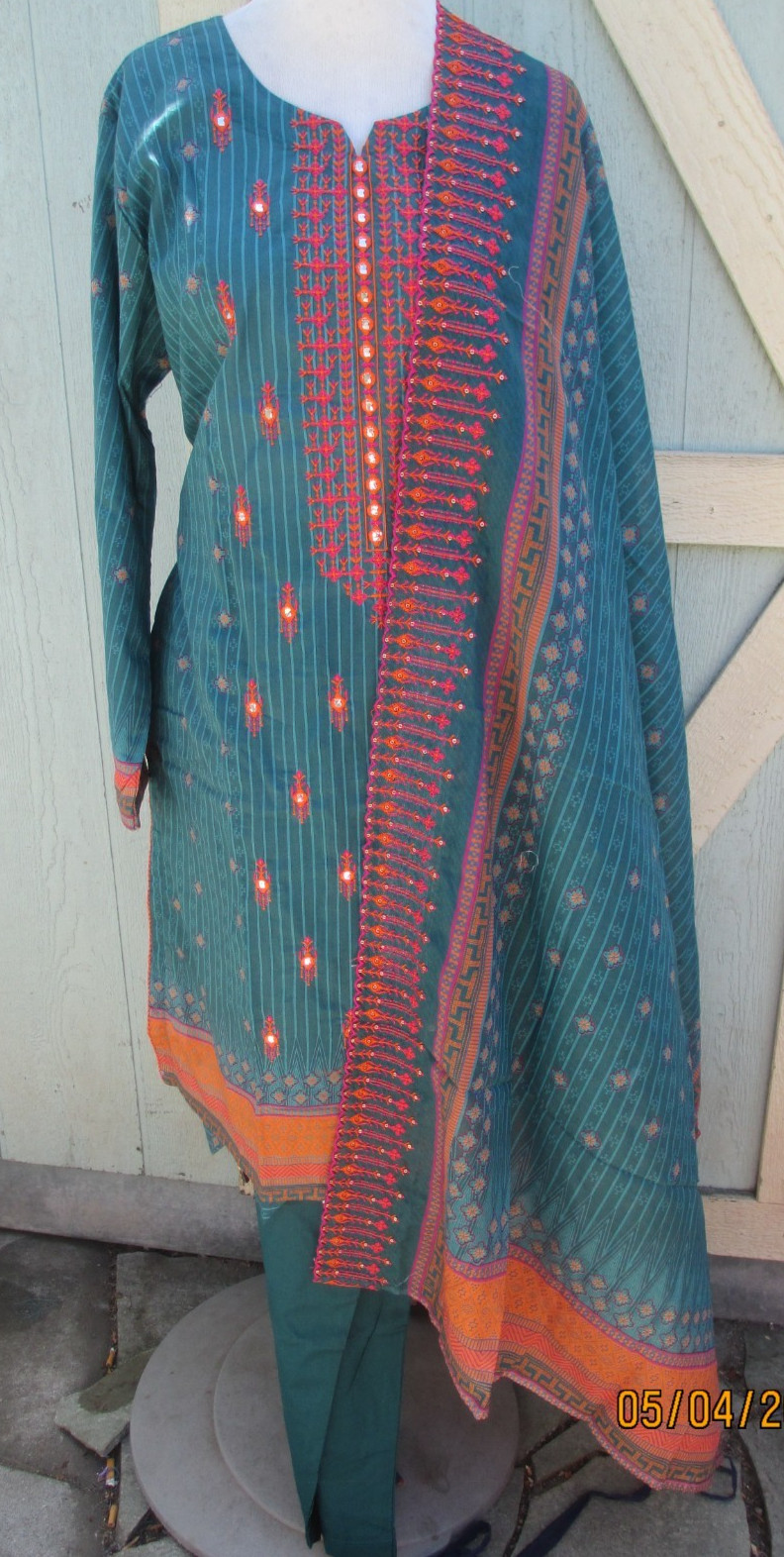pakistani beautfull emboridery lawn cotton pant kamez bust size 48