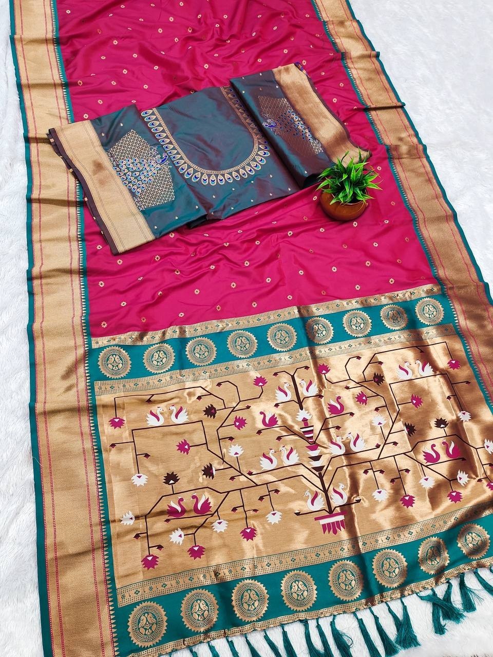 Designer Paithani Silk Saree With Contrast Pallu & Golden Zari Work Party Wear