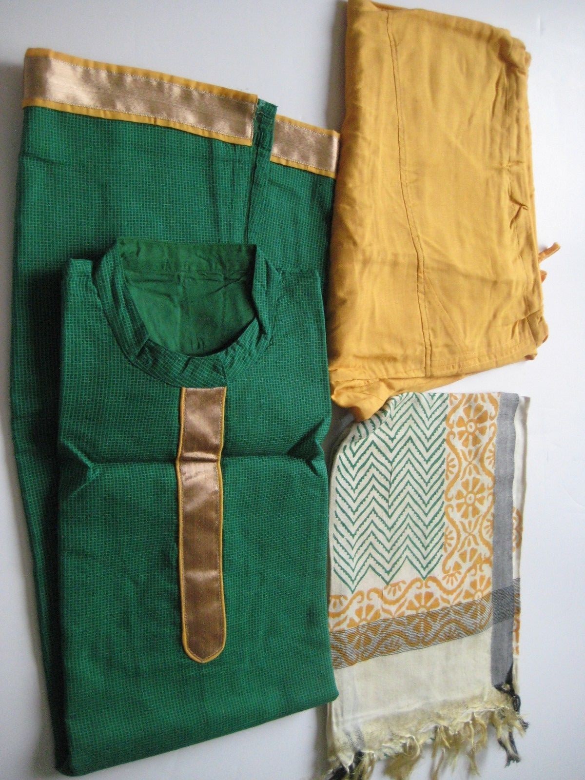 Indian 3 Pcs Salwar Suit Green/Yellow/Gold Size L