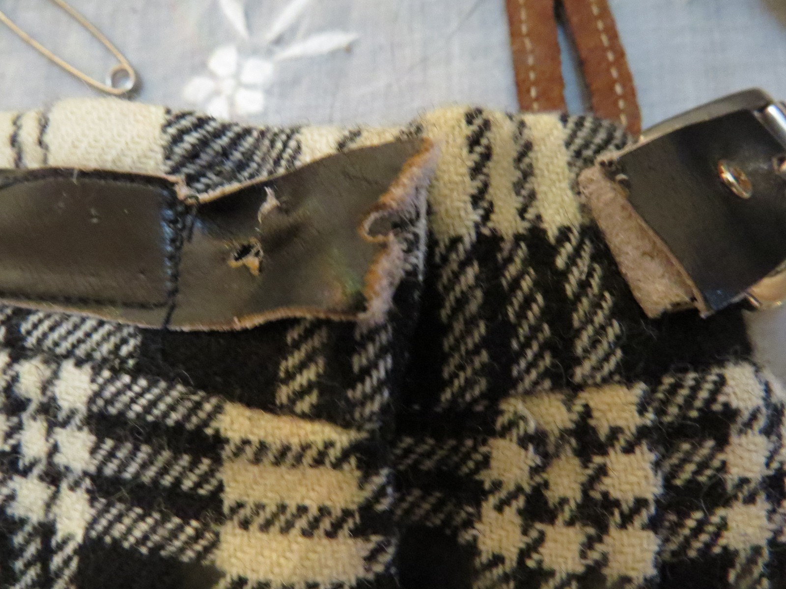 VTG MCMULLEN WOOLKILT, 50’S/60’S, GOOD COND. 1 LEATHER STRAP DAMAGED, REDUCED