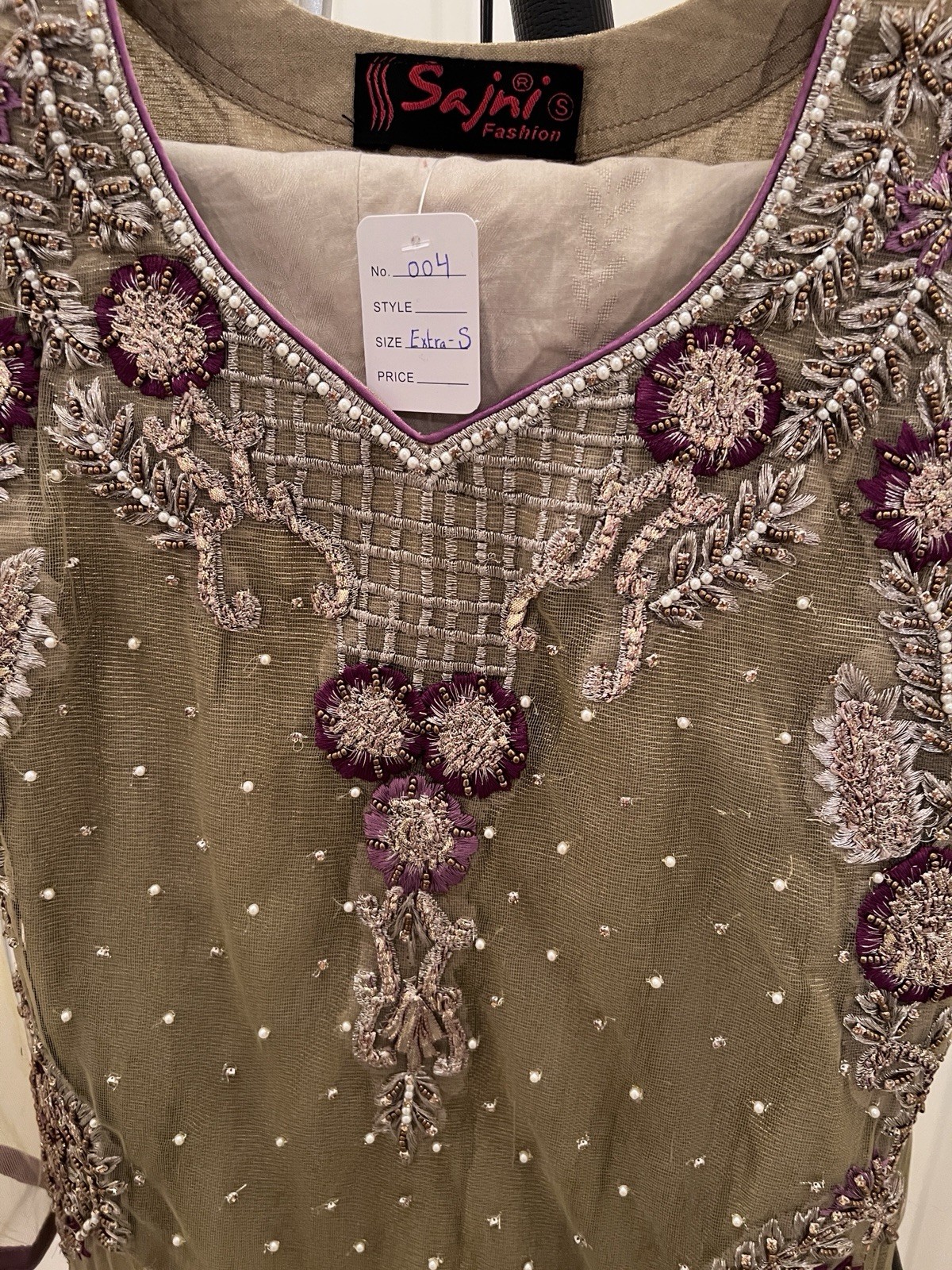 Sajni’s Fashion Women’s XS Green Embroidered Net Salwar Kameez Set