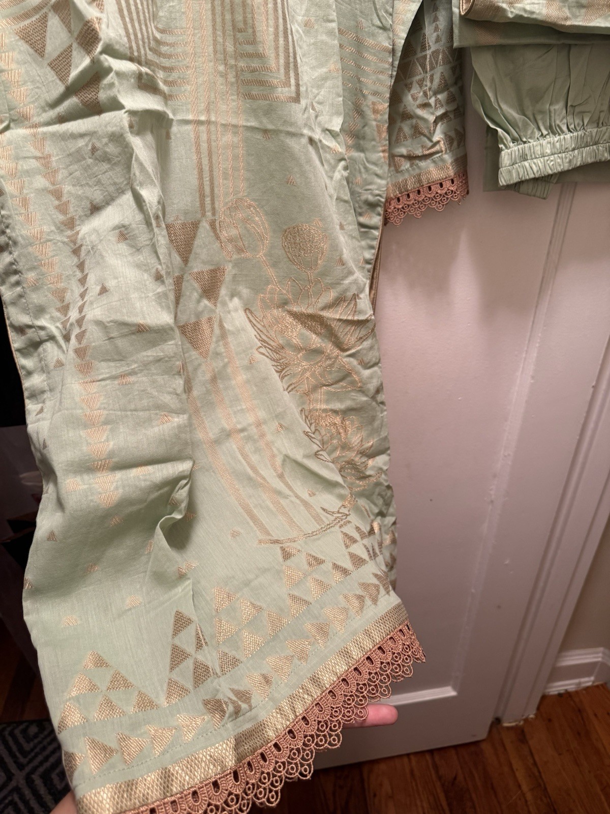 Pakistani/Indian Winter 3 Piece Shalwar Kameez