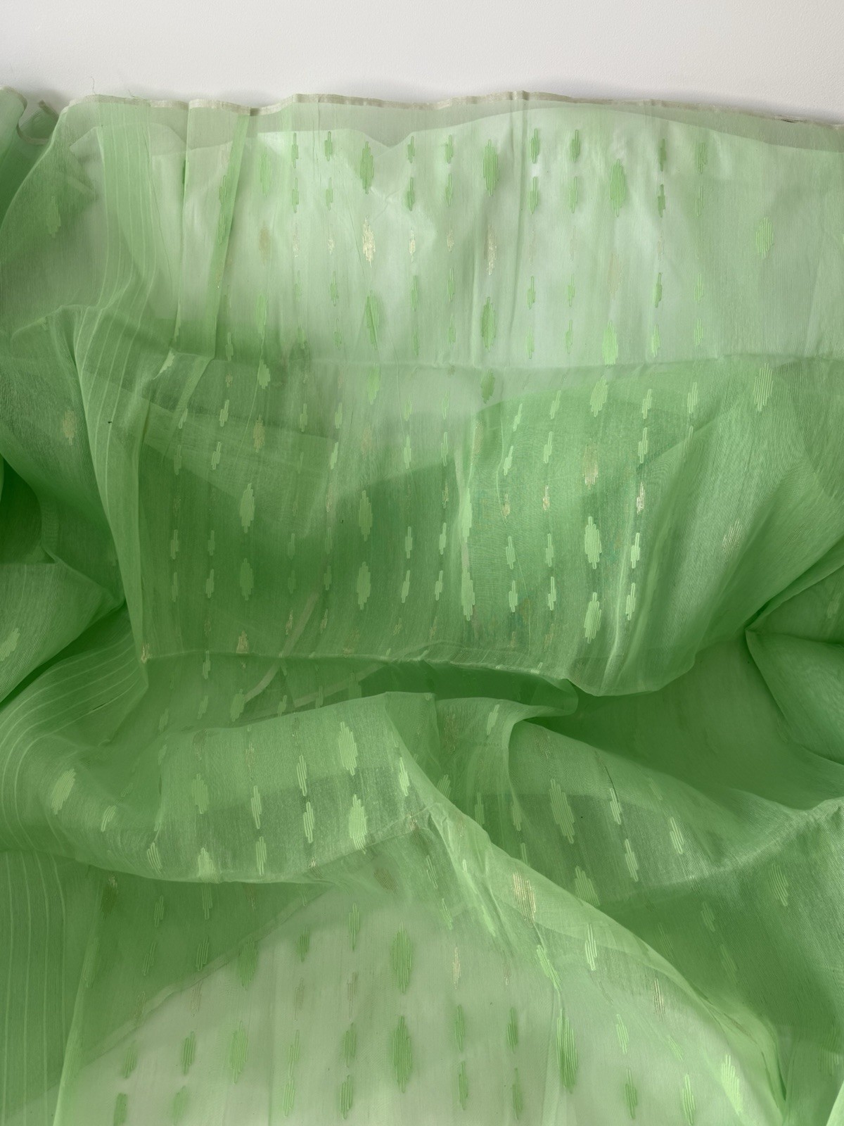 NEW, Handmade, Original Dhakai Jamdani Saree ( item#L2139 ) Only $29