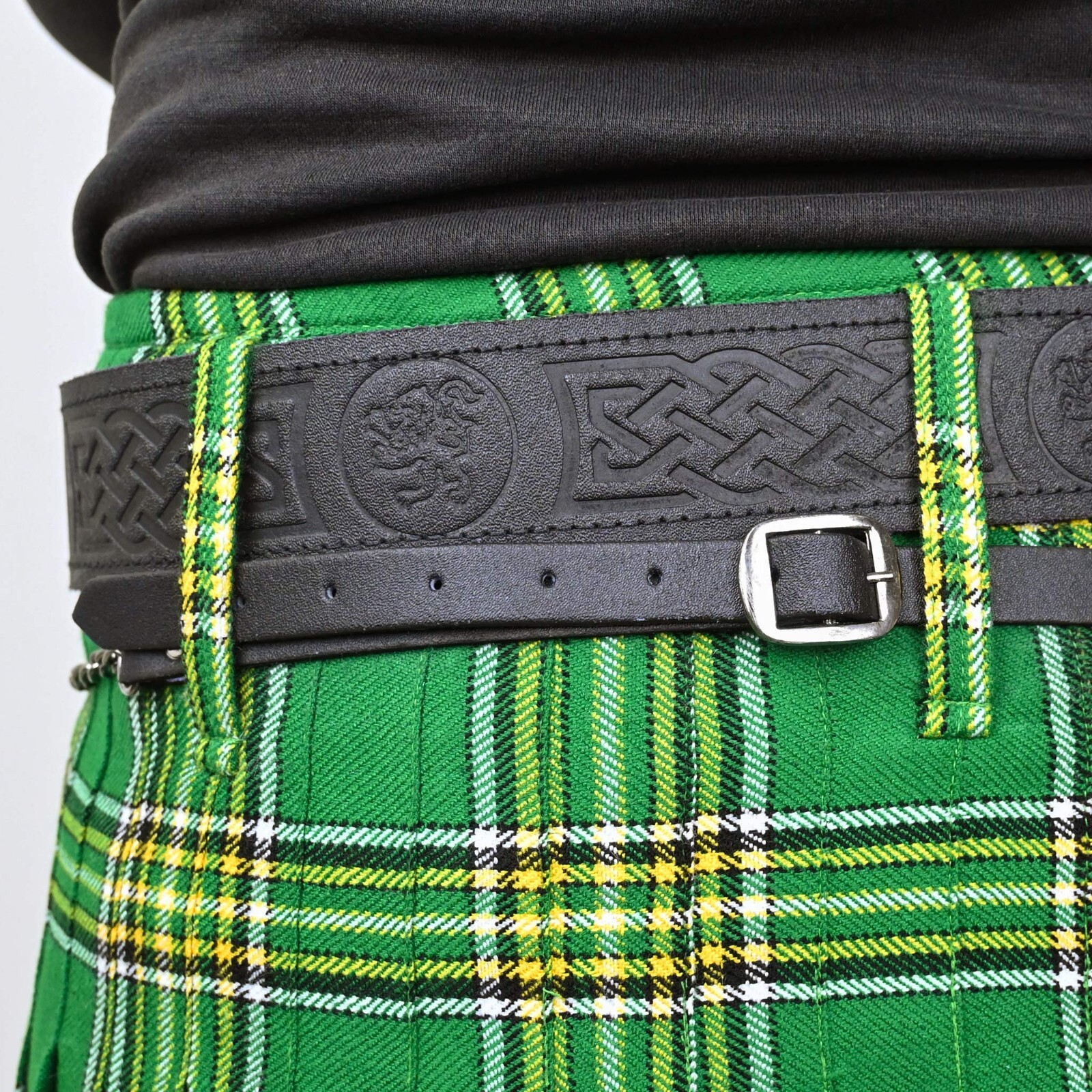 Men Scottish Kilt Sporran Rabbit Fur Antique Chrome 5 Tassels Black Kilt Sporran
