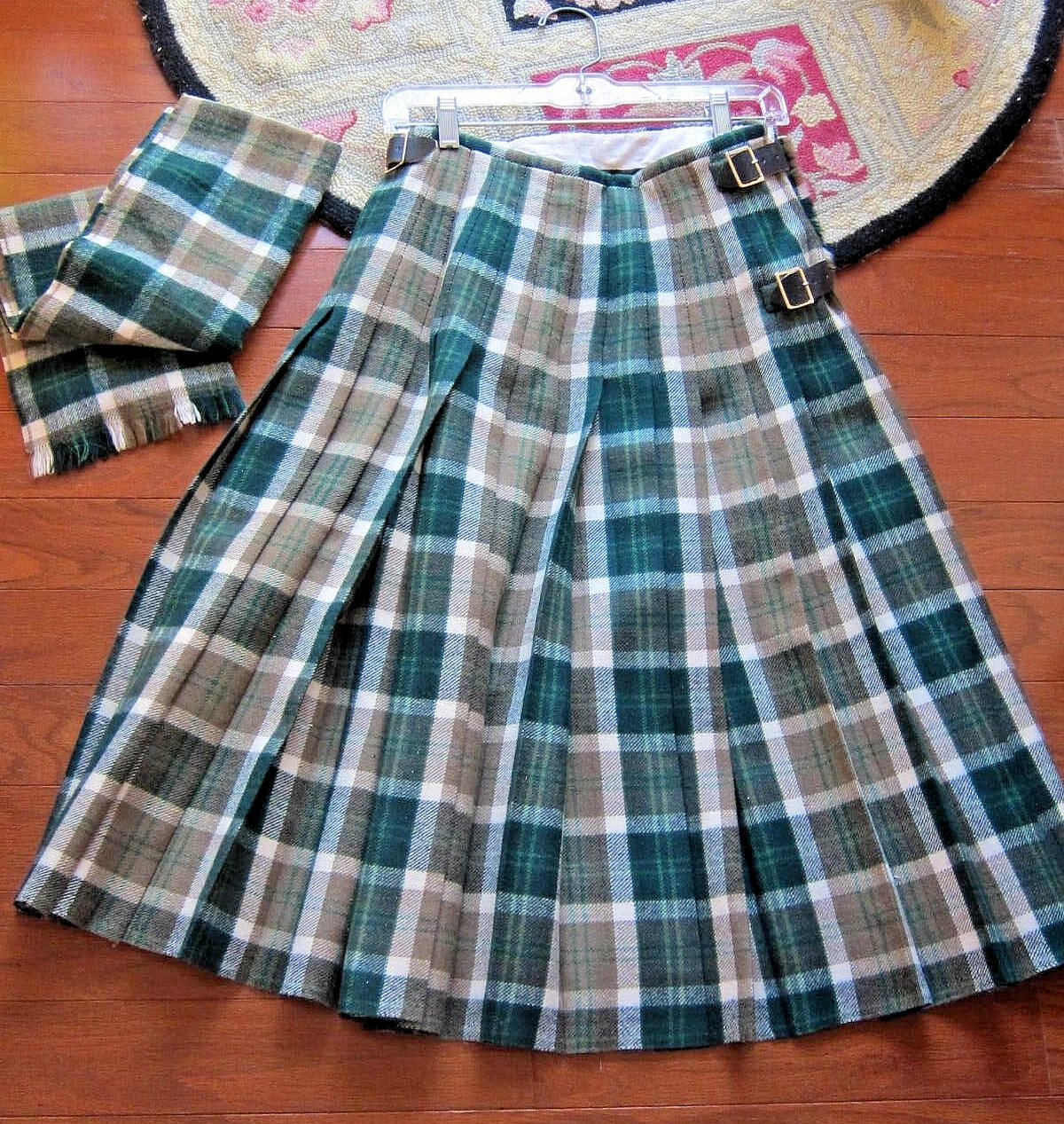 Womens Geoffrey Tailor Highland Royal Mile Scotland Wool Tartan Kilt & Scarf Sm