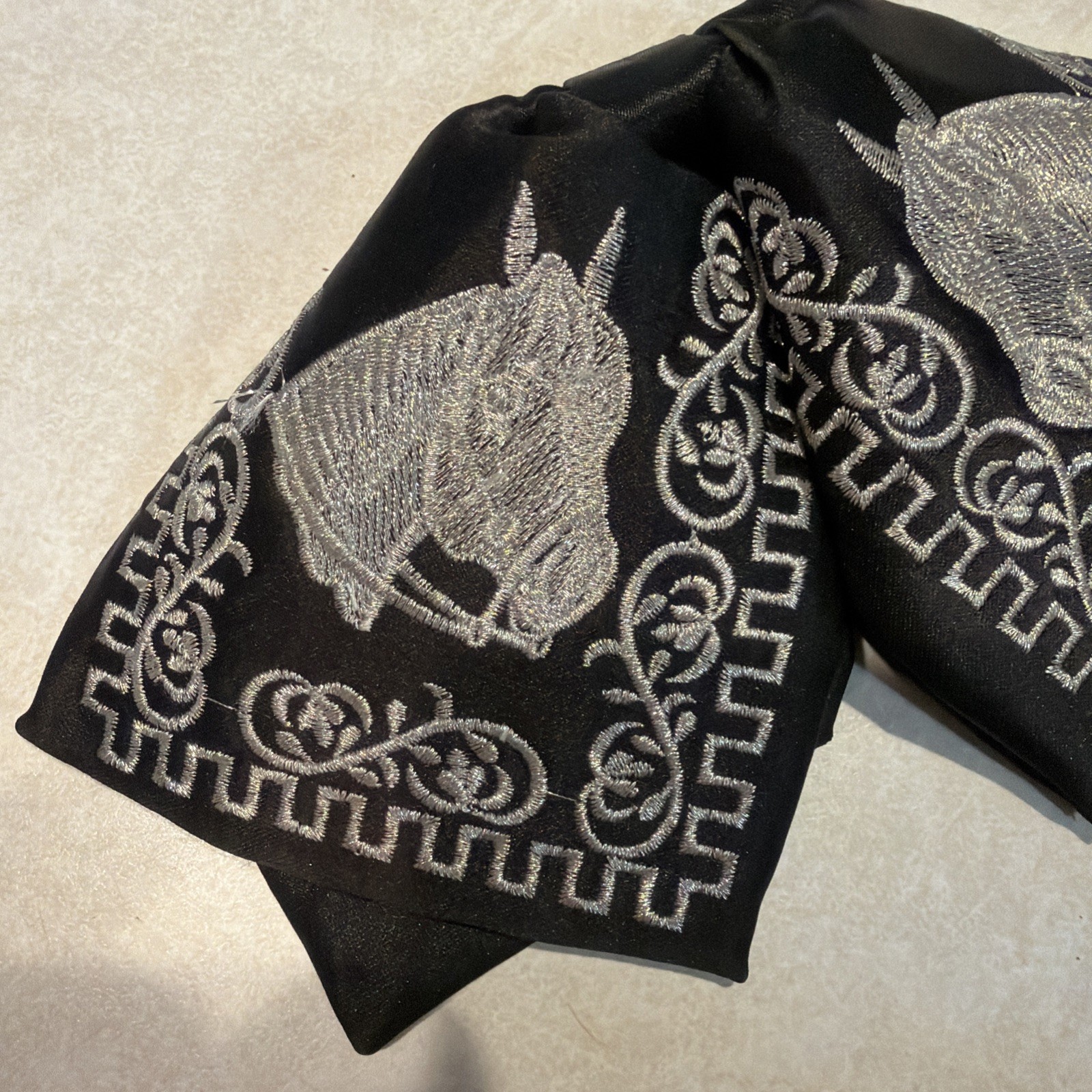 Mariachi Bow Tie, Black with silver Horseshoe and Horse Embroidered /Moño Charro