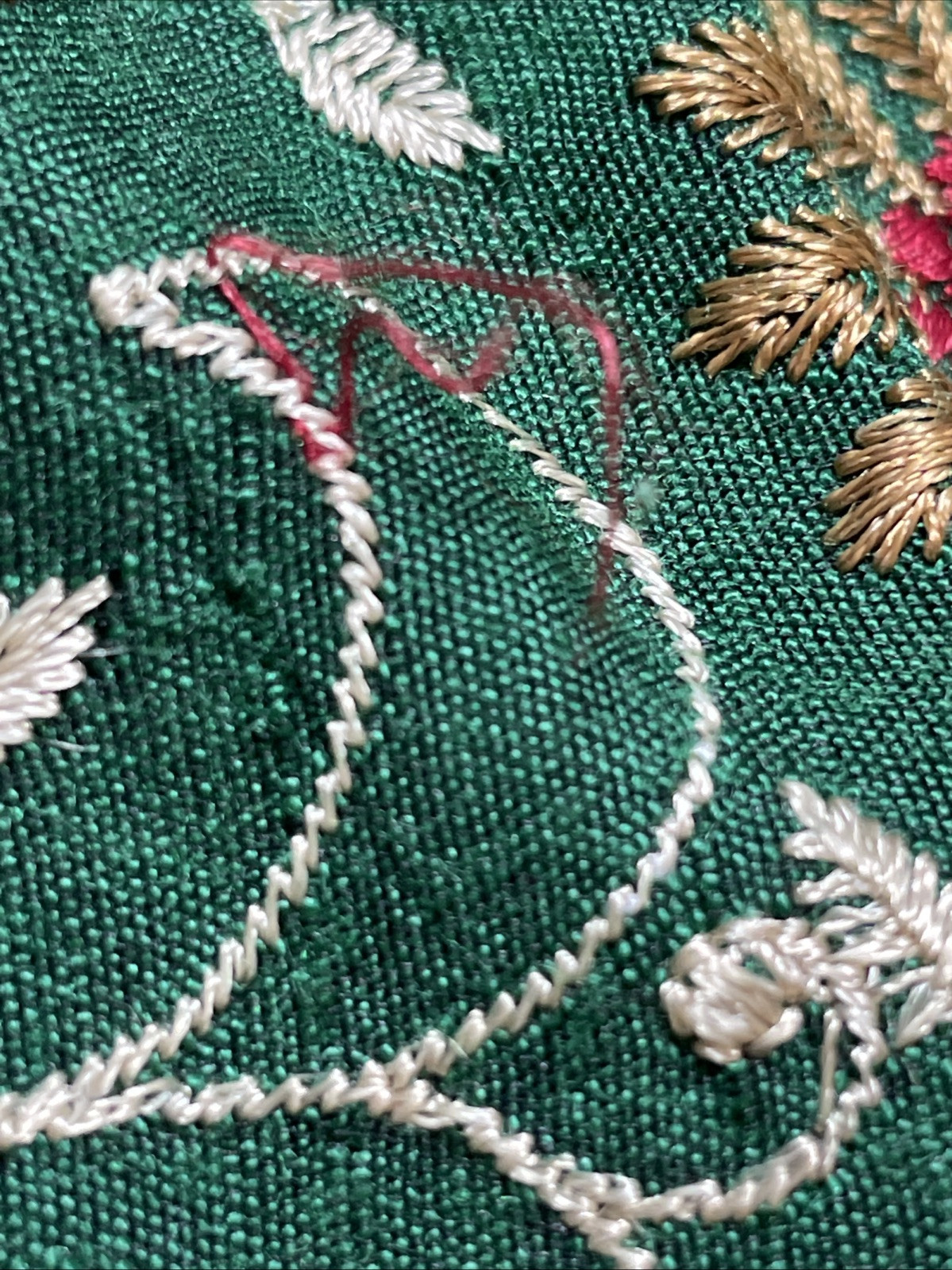 India SIZE 40, Green, Gold And Burgundy Floral Kurta! Has Flaws.