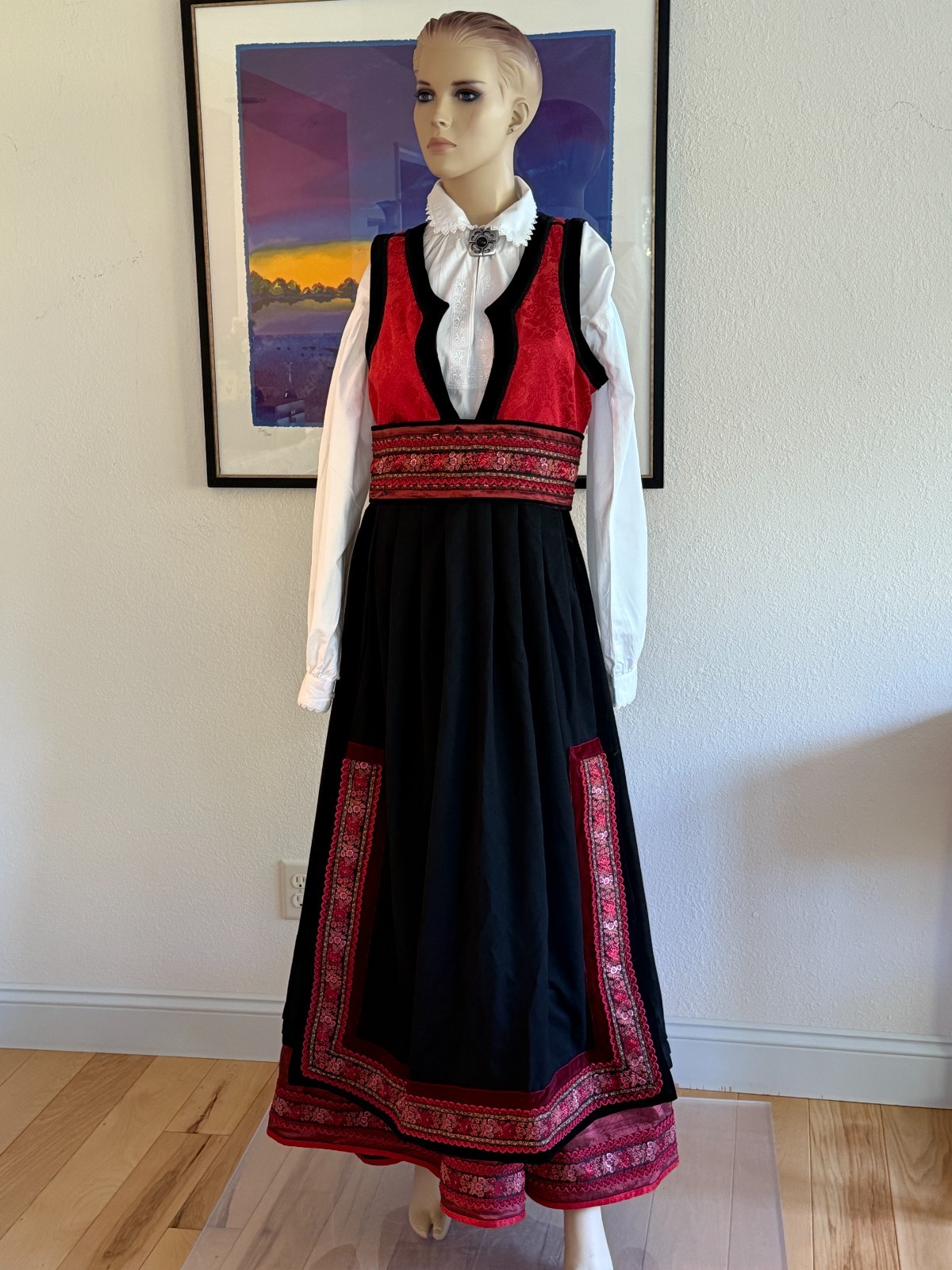 S/M+ Superb Beltestakk style NORWEGIAN BUNAD FESTDRAKT From Norway Folk Costume