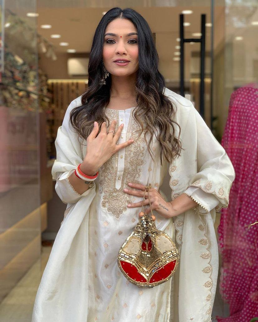 White color embroidered 3-Piece Suit Set for Women | Stylish Kurta