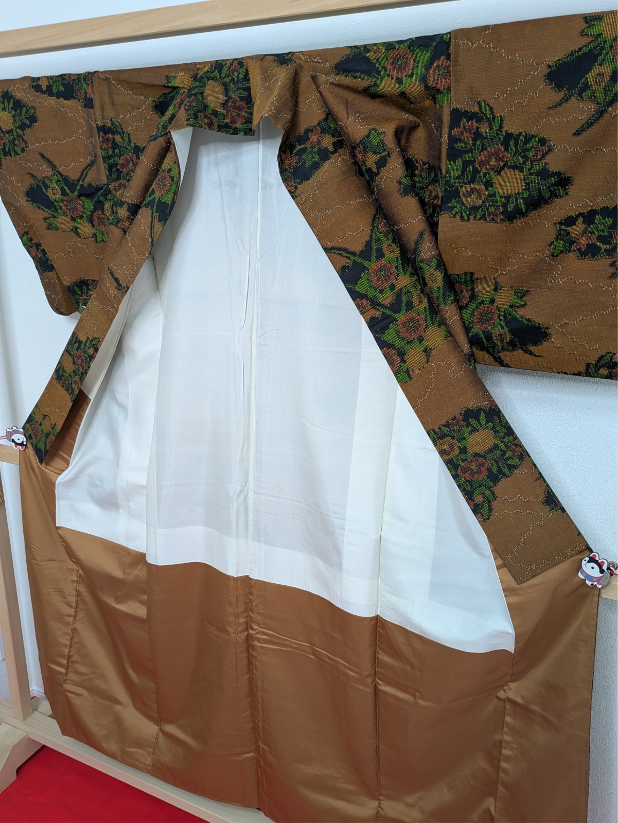 Vintage Japanese Kimono Silk Tsumugi Brown Black Floral Hand-woven Textile Art