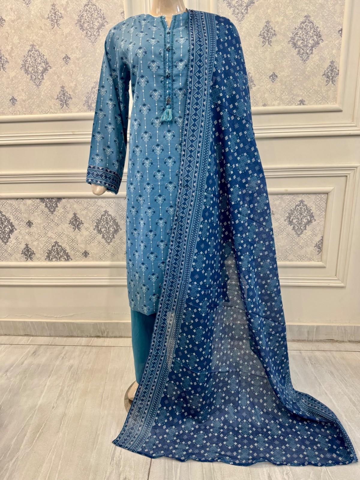 Pakistani Light Blue & Dark Blue Printed Straight Shirt 3-PCS Lawn Suit ,M
