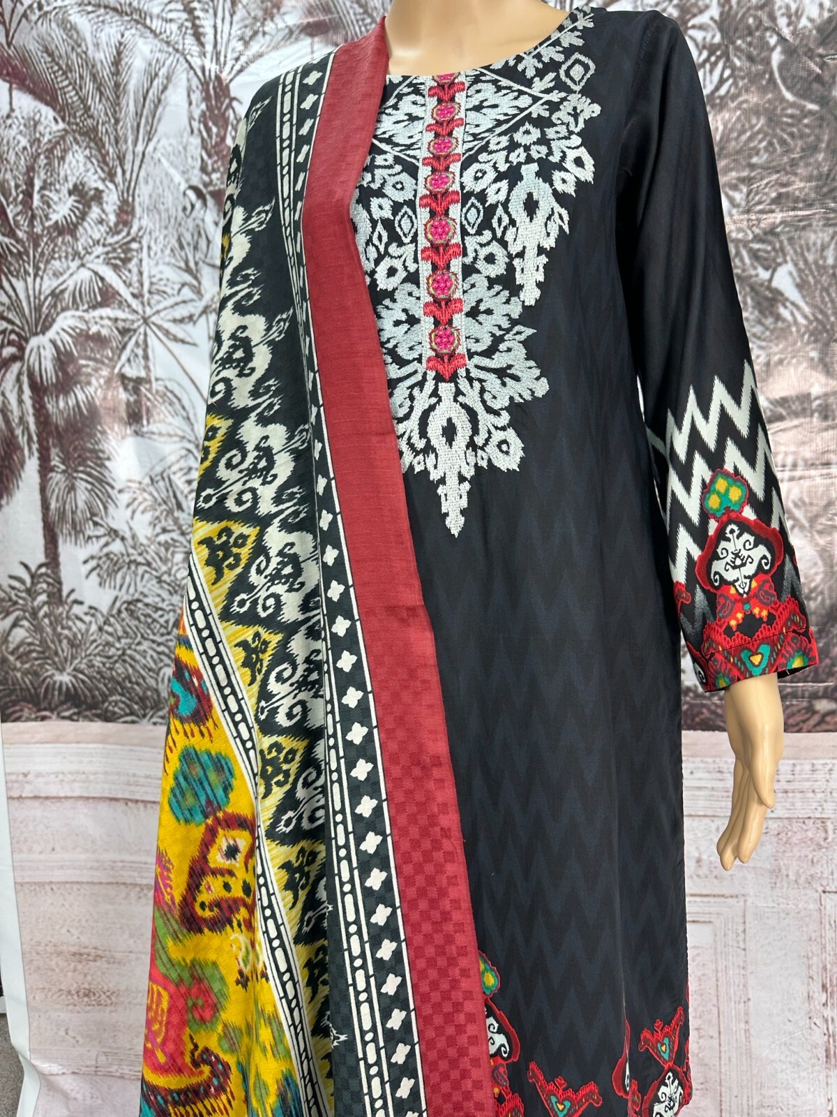 TAWAKKAL MOIRA LINEN PRINT EMBROIDERED Collection 3 PIECE SUIT READY TO WEAR