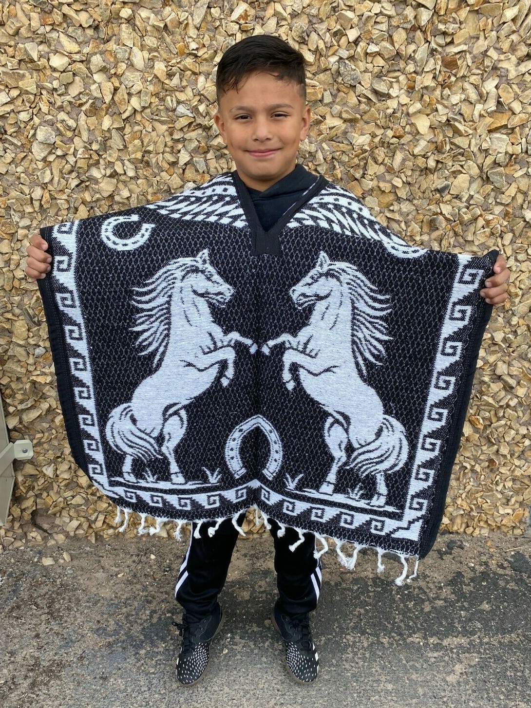 KIDS PONCHO, HORSES ,COSTUME ,BLANKET GABAN ,6-12 YEARS , NEW , BLACK & WHITE