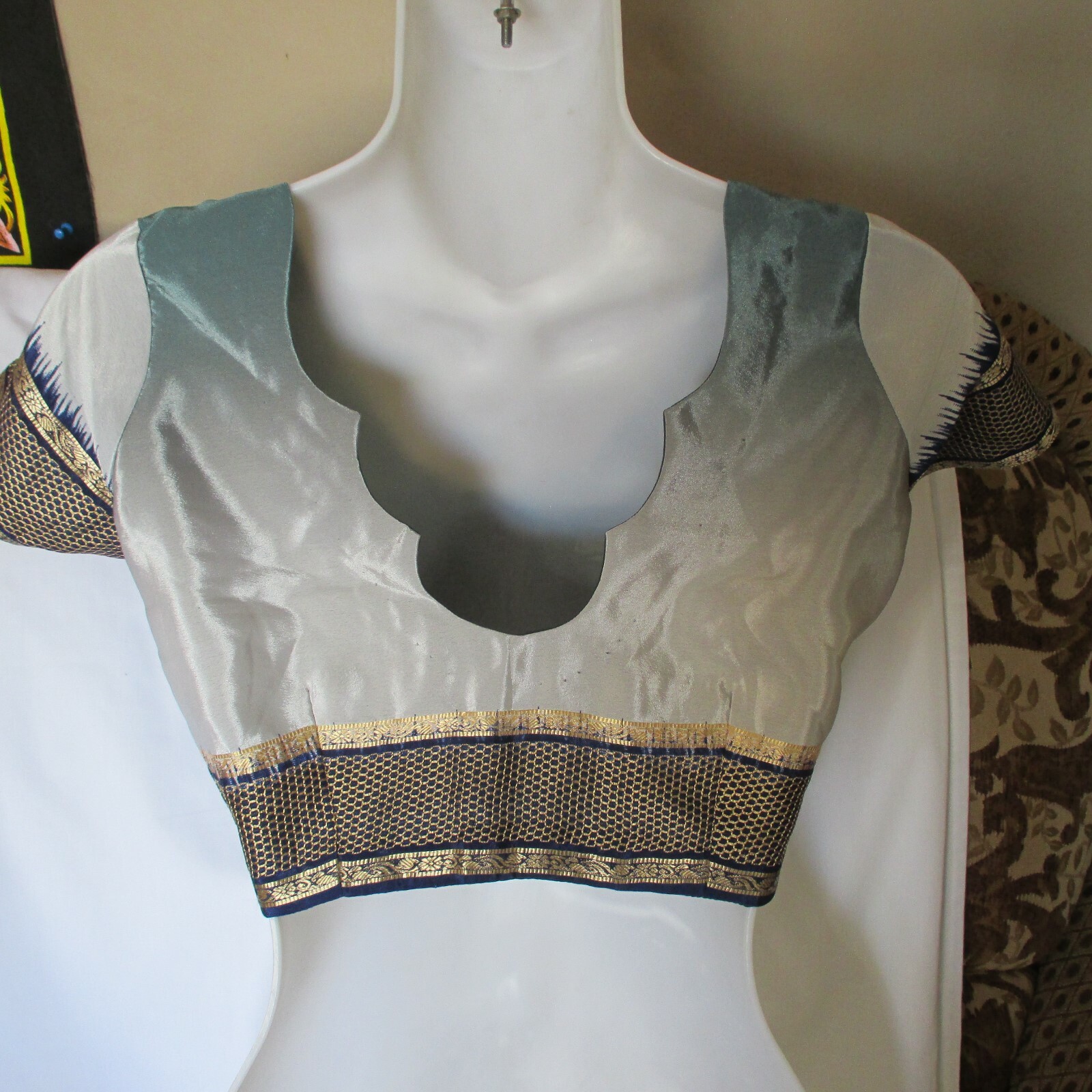 NEW GREEN Gold PHENOMENAL Choli FINE BLOUSE For SARI Skirt TOP NECKLINE 32″ BUST
